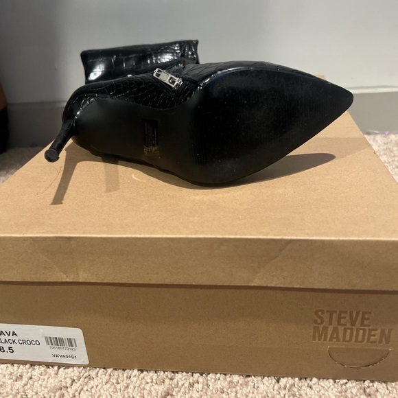 Steve Madden- knee high boots - Picture 3 of 4